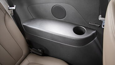 BYD eMax 7 Third Row Cup Holders