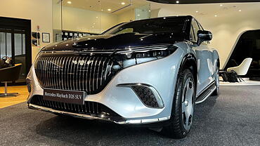 Mercedes-Benz Maybach EQS SUV Front View