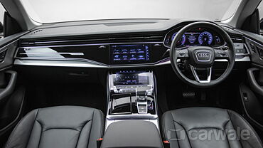 Audi Q8 Dashboard