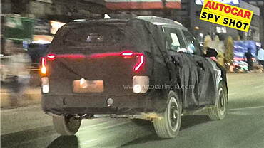 Kia Carens EV Right Rear Three Quarter