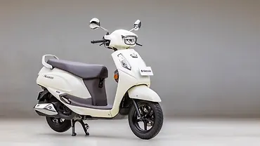 Suzuki Access 125 Right Front Three Quarter