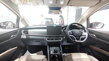 BYD eMax 7 Dashboard