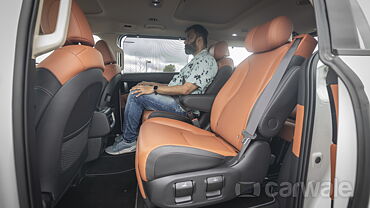 Kia Carnival Front Row Seats