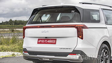 Kia Carnival Rear View