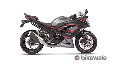 कावासाकी निन्जा 300 की क़ीमत पर मिल रही है हज़ारों रुपए की छूट!