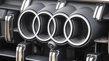 Audi Q7 Front Logo