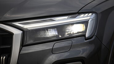 Audi Q7 Headlight