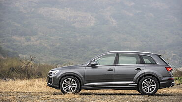 Audi Q7 Left Side View