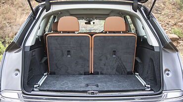 Audi Q7 Bootspace