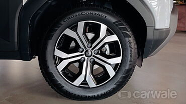 Renault New Duster Wheel