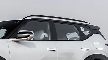 Kia Seltos Side Glass Housing