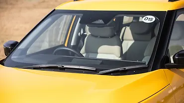 टाटा सिएरा फ्रंट विंडशील्ड/विंडस्क्रीन