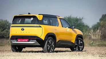 टाटा सिएरा राइट रियर थ्री क्वार्टर