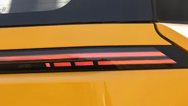 टाटा सिएरा टेल लाइट / टेल लैंप