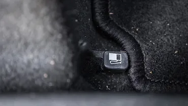 टाटा सिएरा बूट रिलीज लीवर/ईंधन ढक्कन रिलीज लीवर