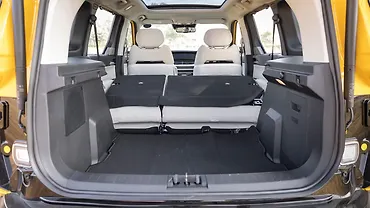 टाटा सिएरा बूटस्पेस रियर सीट फोल्ड