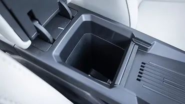 टाटा सिएरा फ्रंट सेंटर आर्म रेस्ट स्टोरेज