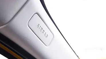 टाटा सिएरा बाएं ओर कर्टन एयरबैग