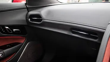 एमजी साइबरस्टर फ्रंट पैसेंजर एयरबैग