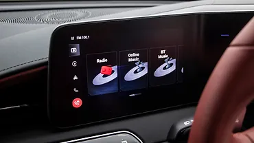 एमजी साइबरस्टर इंफोटेनमेंट सिस्टम