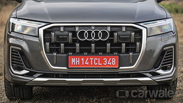 Audi Q7 Grille