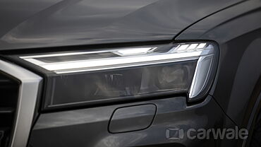 Audi Q7 Headlight