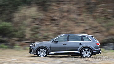 Audi Q7 Left Side View