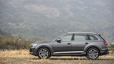 Audi Q7 Left Side View