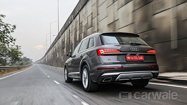 Audi Q7 Right Rear Three Quarter