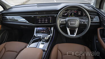 Audi Q7 Dashboard