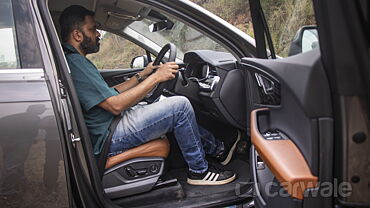 Audi Q7 Front Row Seats