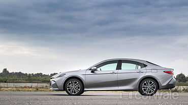 Toyota Camry Left Side View