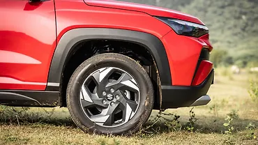 Maruti Suzuki Victoris Front Fender