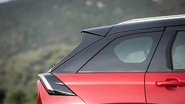 Maruti Suzuki Victoris Rear Quarter Glass