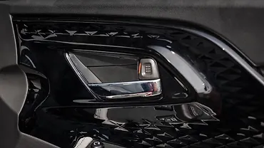 Maruti Suzuki Victoris Front Right Door Pad Handle