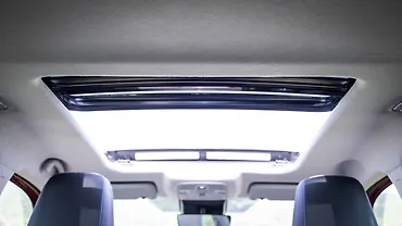 Maruti Suzuki Victoris Sunroof/Moonroof