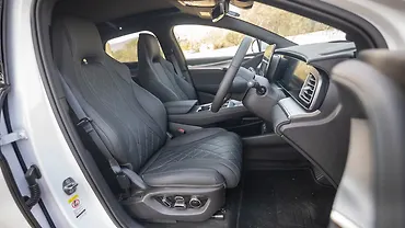 BYD Sealion 7 Front Row Seats