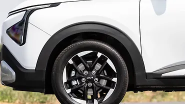 Kia Carens Clavis Front Fender