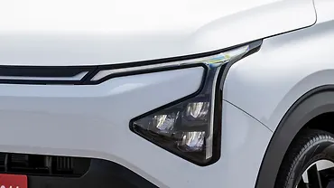 Kia Carens Clavis Headlight