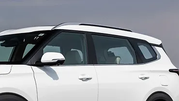 Kia Carens Clavis Side Glass Housing