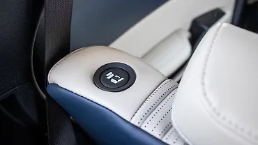 Kia Carens Clavis Boot Rear Seat Fold/Unfold Switches