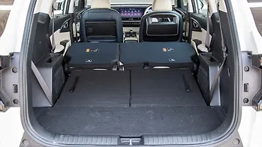 Kia Carens Clavis Bootspace Second and Third Row Folded