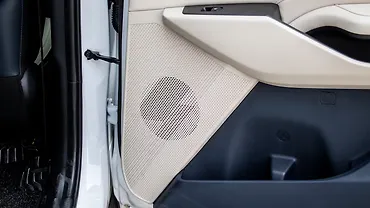 Kia Carens Clavis Rear Speakers