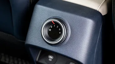 Kia Carens Clavis Second Row AC Controls
