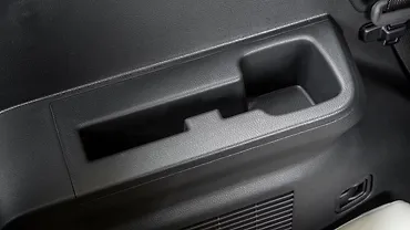 Kia Carens Clavis Third Row Cup Holders