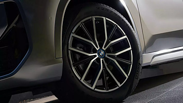 BMW iX1 LWB Wheel