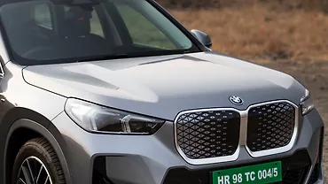 BMW iX1 LWB Closed Hood/Bonnet