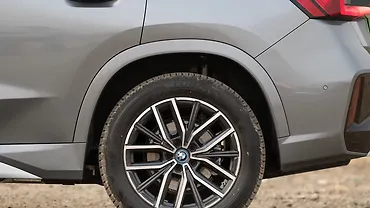 BMW iX1 LWB Rear Fender