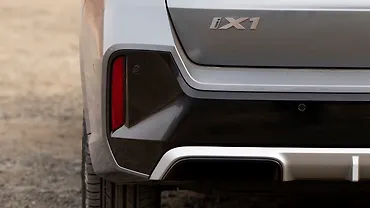 BMW iX1 LWB Reflector