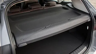 BMW iX1 LWB Bootspace with Parcel Tray/Retractable